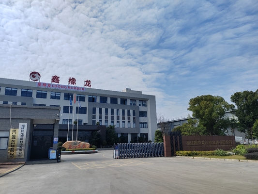 Προσαρμοσμένο EPDM ελαστικό σωλήνα για μηχανήματα μηχανικής σύστημα ψύξης Προσαρμοσμένο μέγεθος